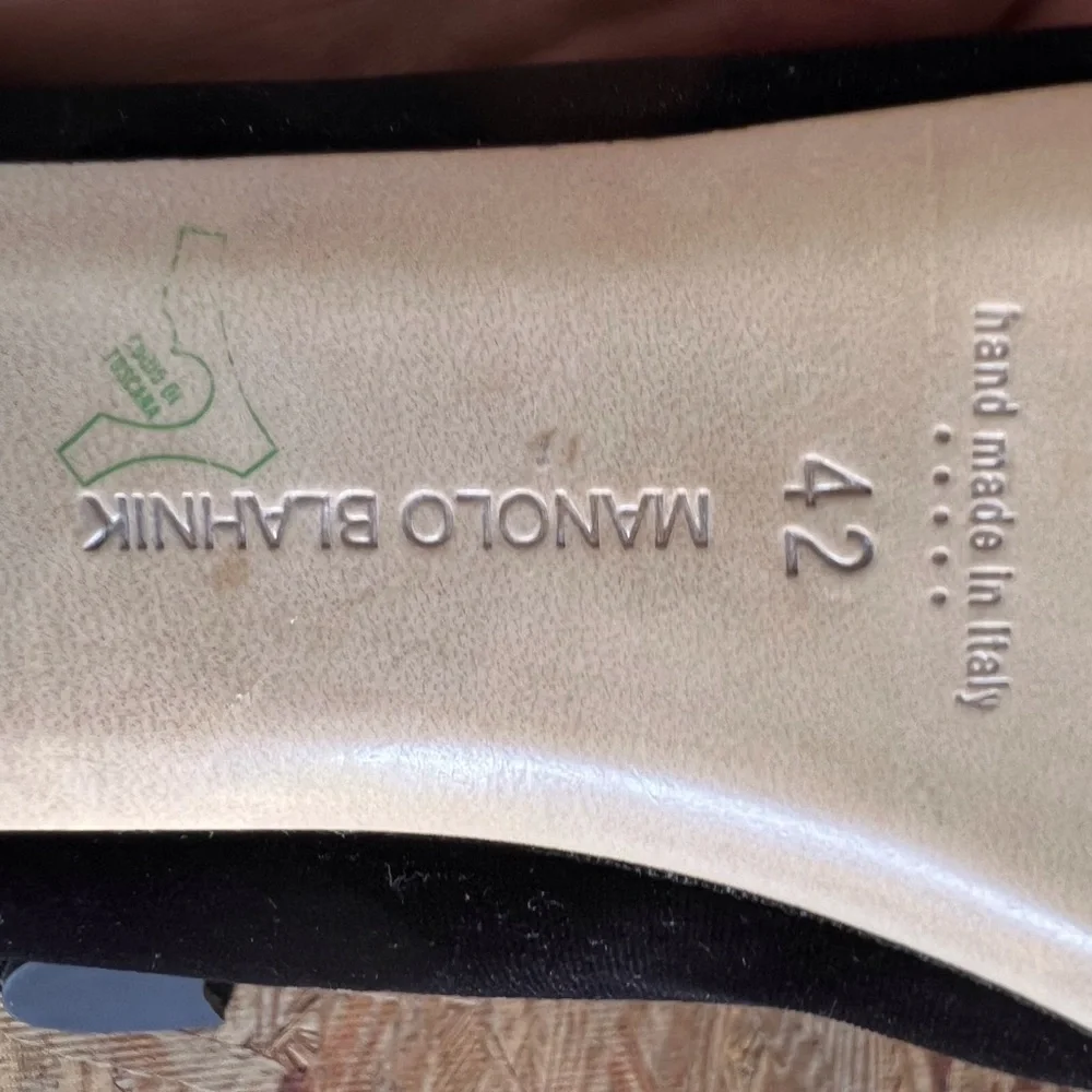 Manolo Blahnik velvet crystal embellishment Ballet flats - Picture 4 of 4